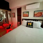 Condado Downtown Tantra Apartment